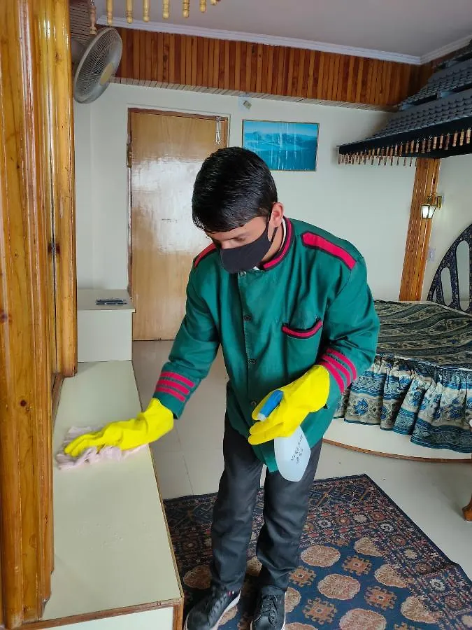 Brightland Hotel Shimla 3*,  India