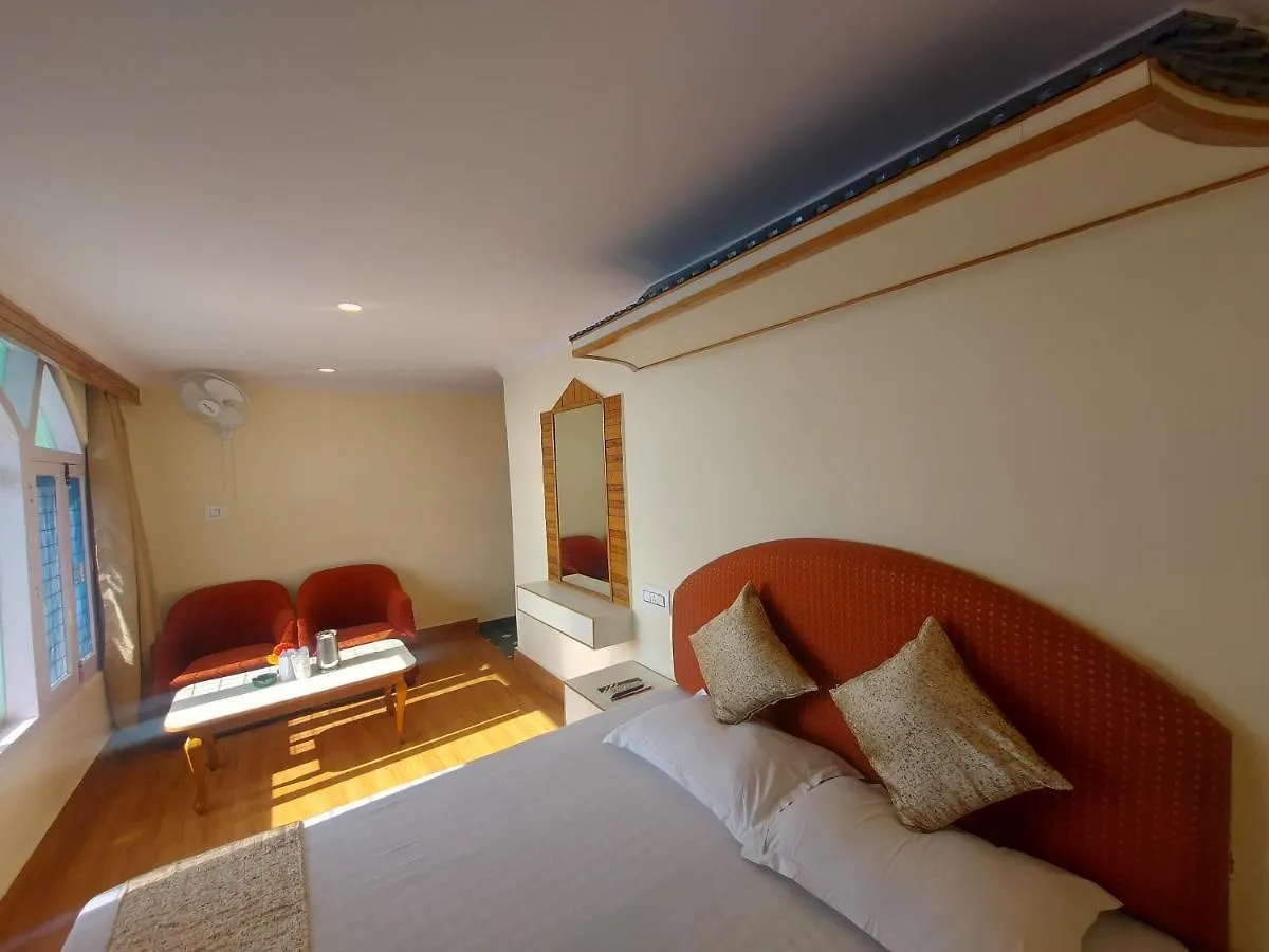 Brightland Hotel Shimla 3*,  India