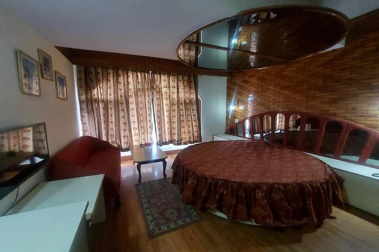 Brightland Hotel Shimla 3*,